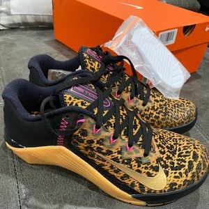 Nike Women's Metcon 6 Training Shoes cheetah print